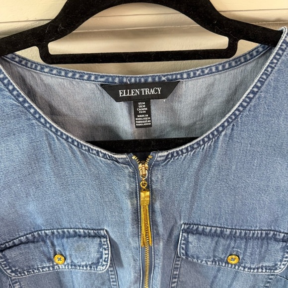 Ellen Tracy Blue Denim Sleeveless Top with Gold Zipper and Pockets - Picture 2 of 7